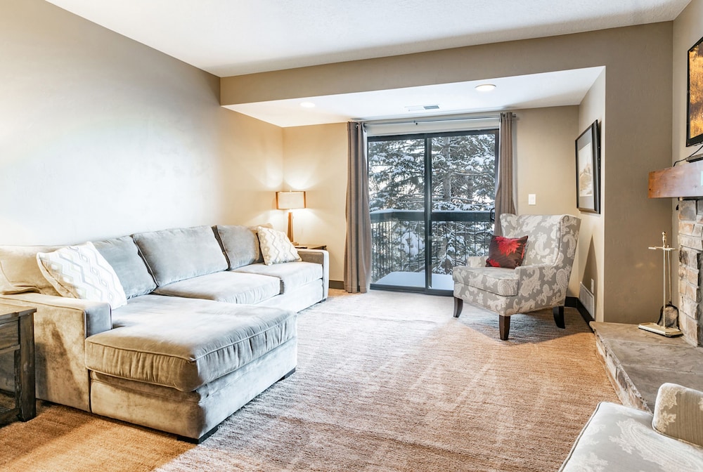 2 Bedroom Condominium - Photo 14
