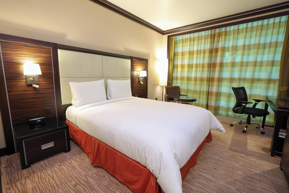 Standard Room, 1 Queen Bed, Accessible Bathtub, Non Smoking