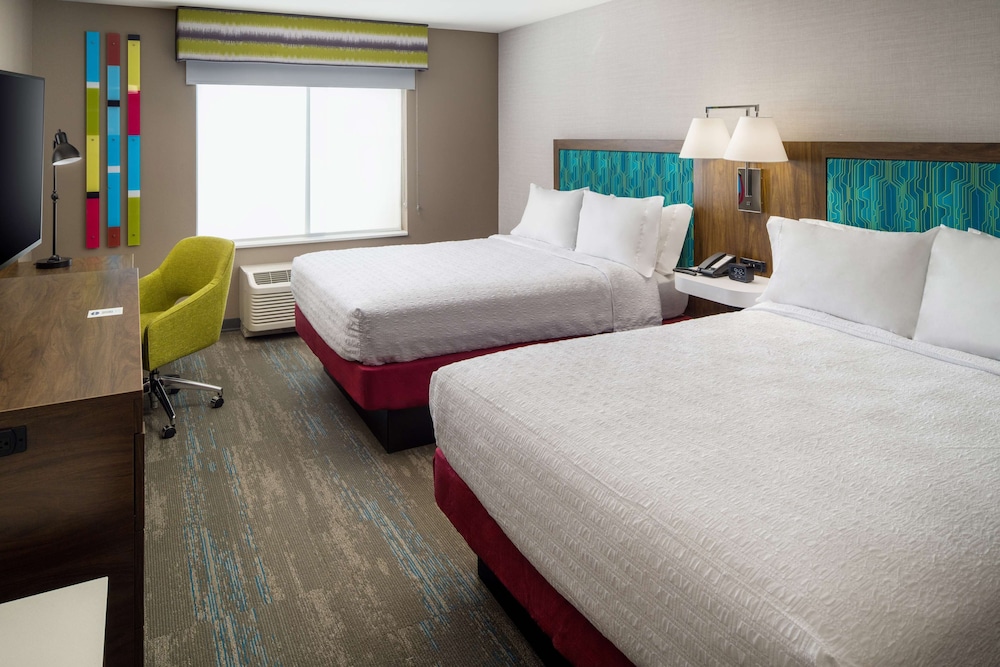 Room, 2 Queen Beds, Refrigerator - Photo 2