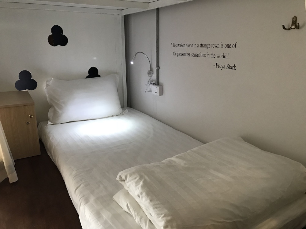 Shared Dormitory, Mixed Dorm, Shared Bathroom photo 3