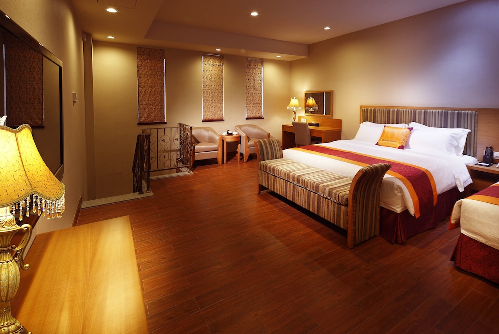 Business Room, 1 Queen Bed - Photo 2