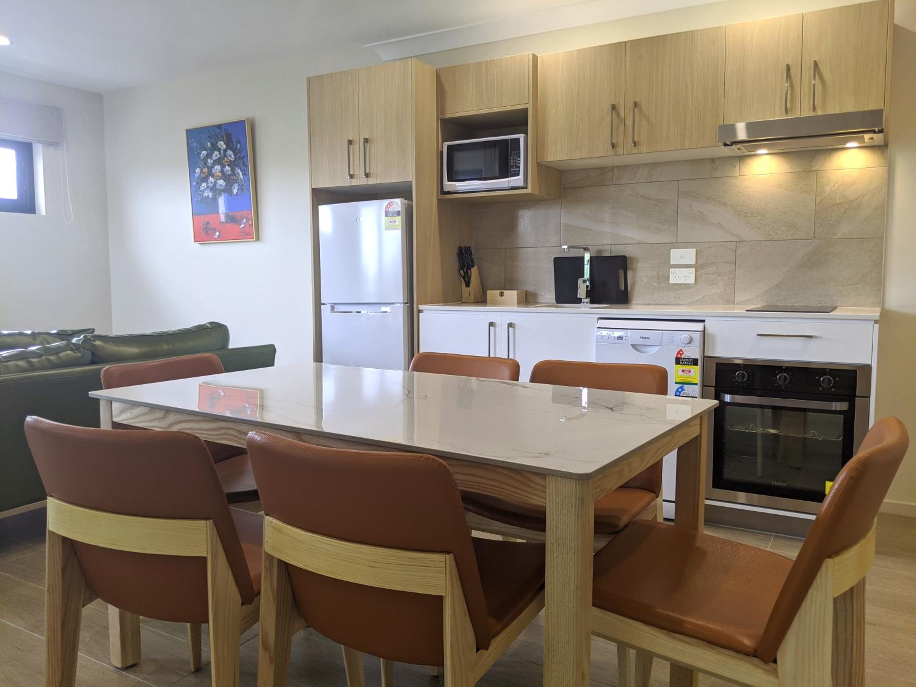 Three-Bedroom Apartment- Windsor View - Photo 25