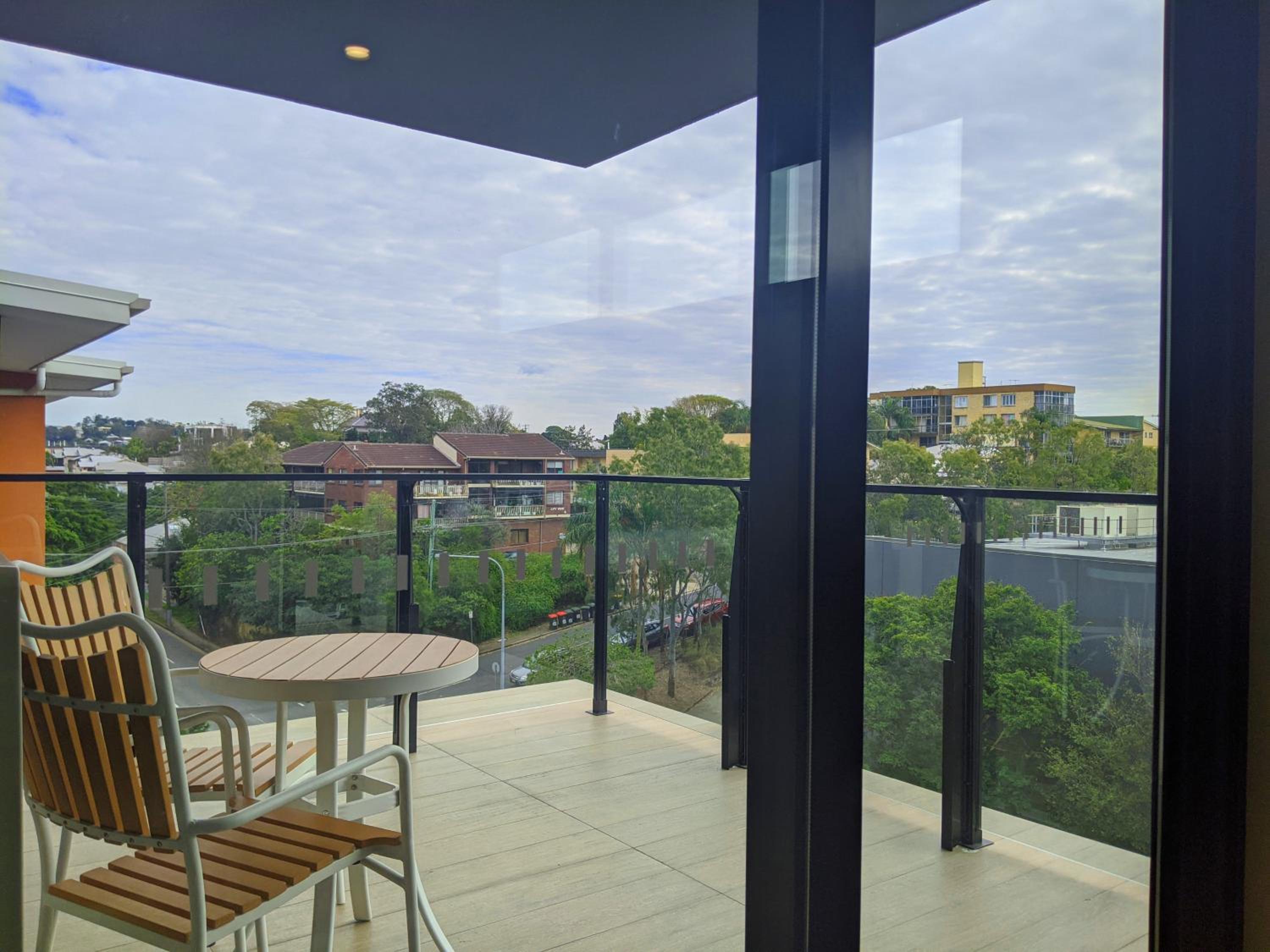 Three-Bedroom Apartment- Windsor View - Photo 10