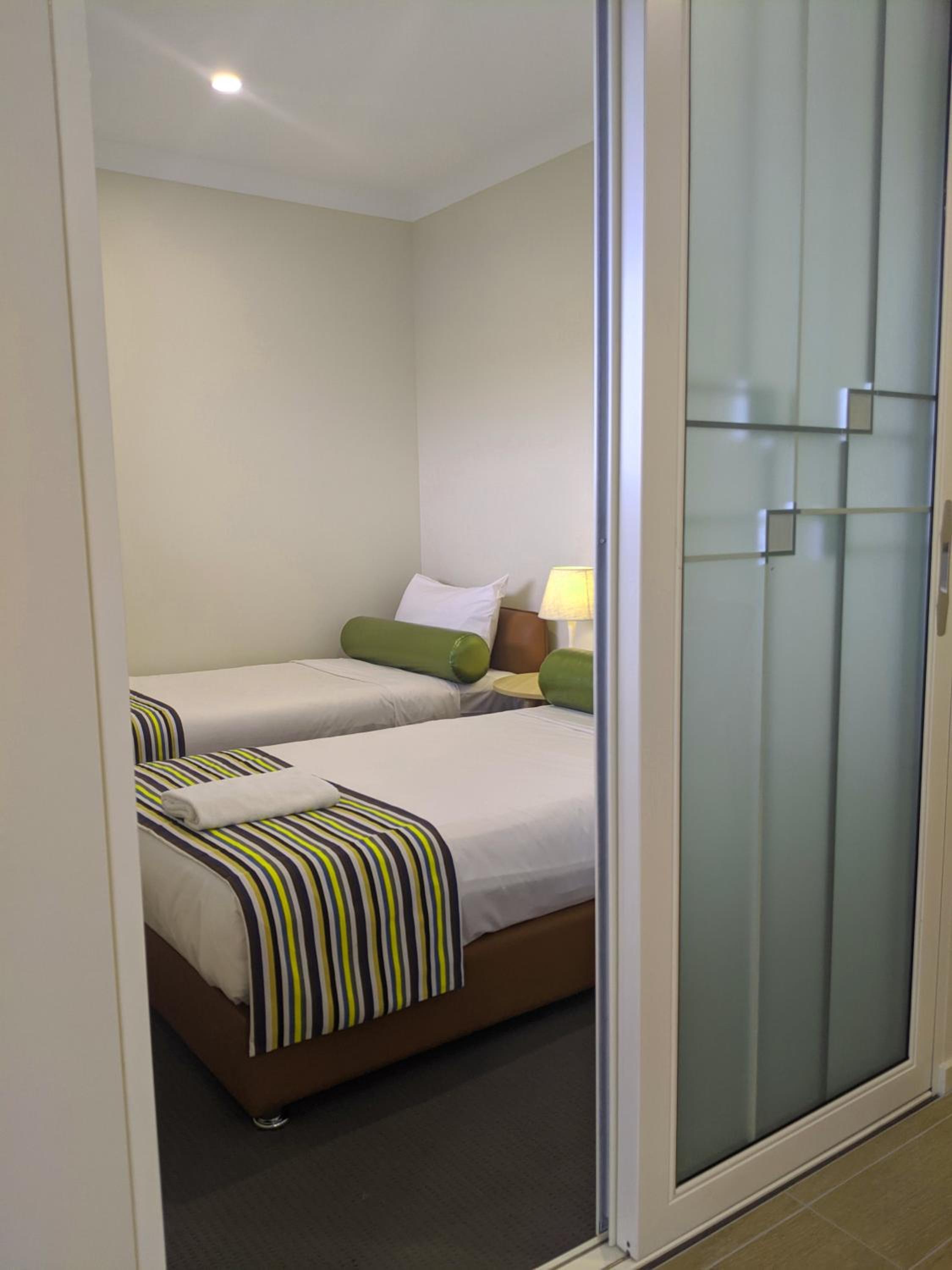 Three-Bedroom Apartment- Windsor View - Photo 20