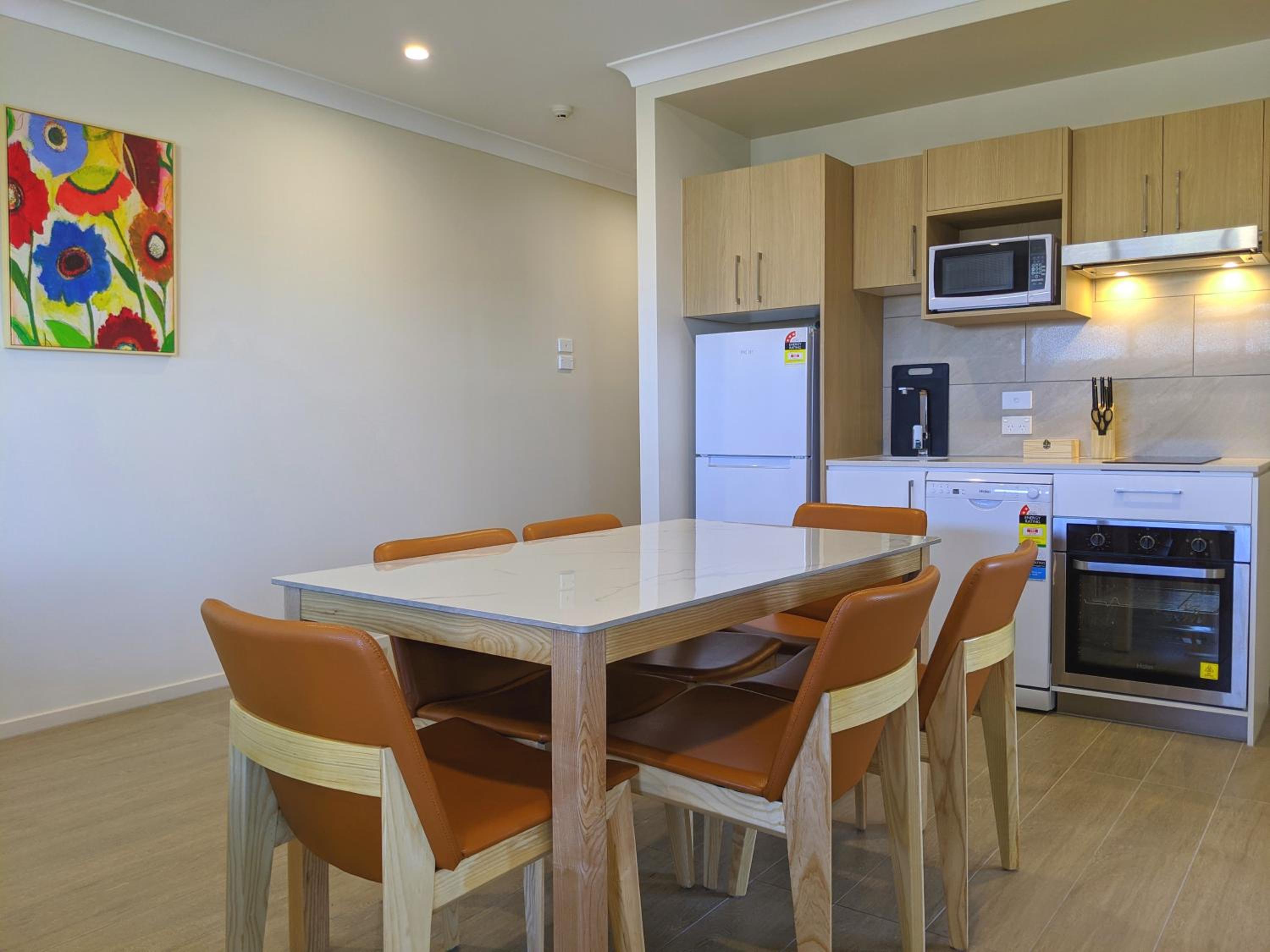 Three-Bedroom Apartment- Windsor View - Photo 24