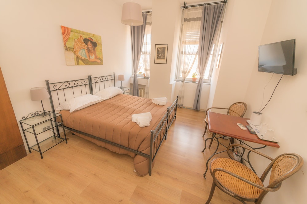 Double or Twin Room, Private Bathroom (U Liotru)