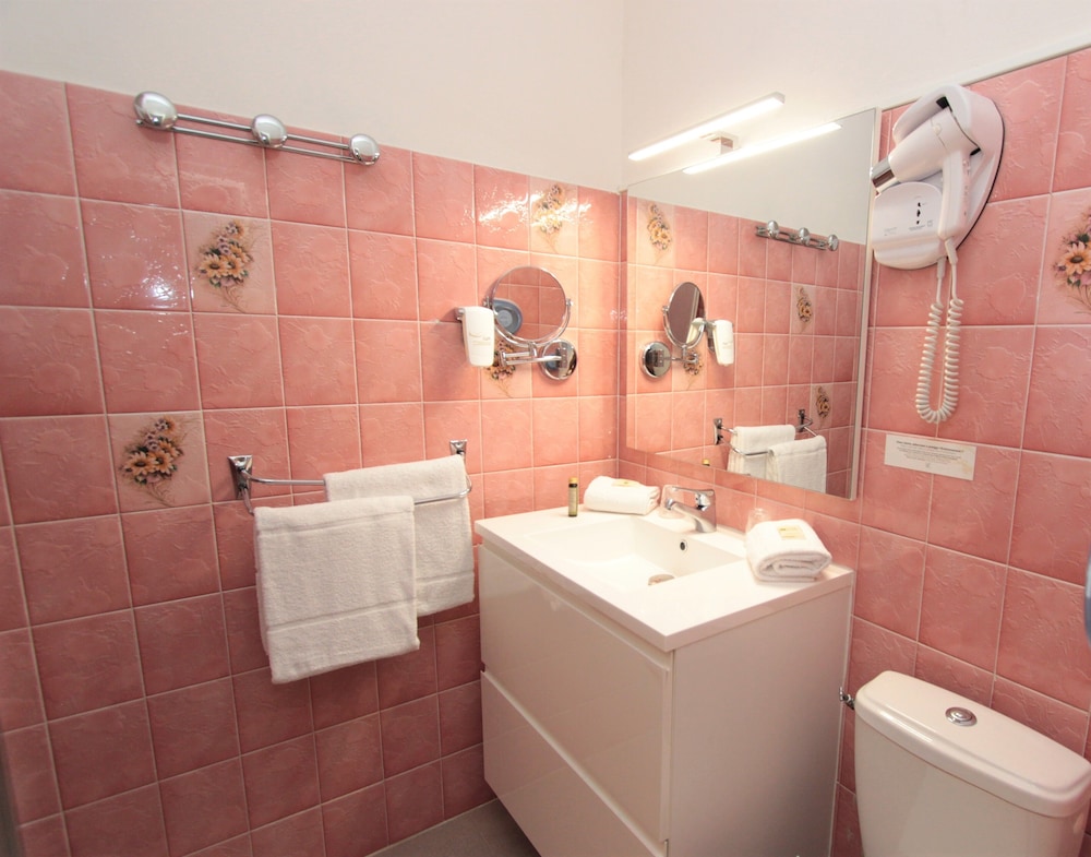 Standard Twin Room photo 2