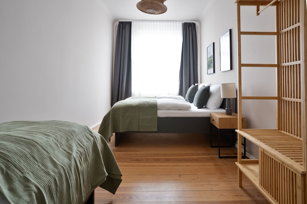 Comfort Apartment, 3 Bedrooms, Balcony photo 3