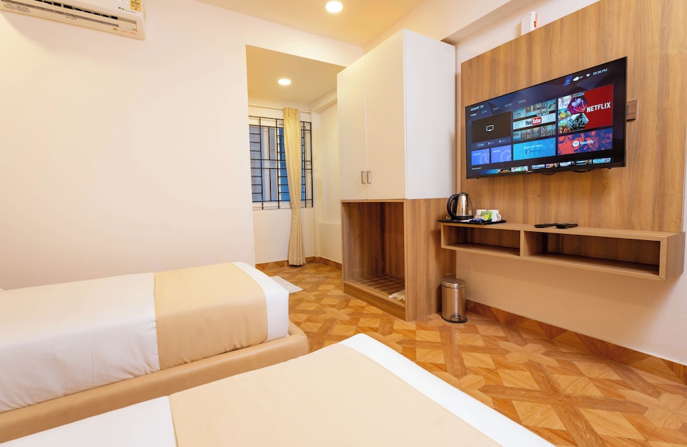 Executive Twin Room, City View