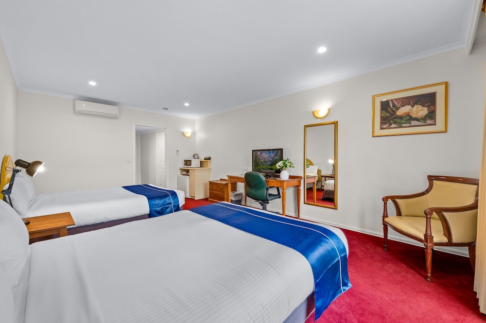 Standard Twin Room, 2 Queen Beds, Refrigerator & Microwave, photo 6