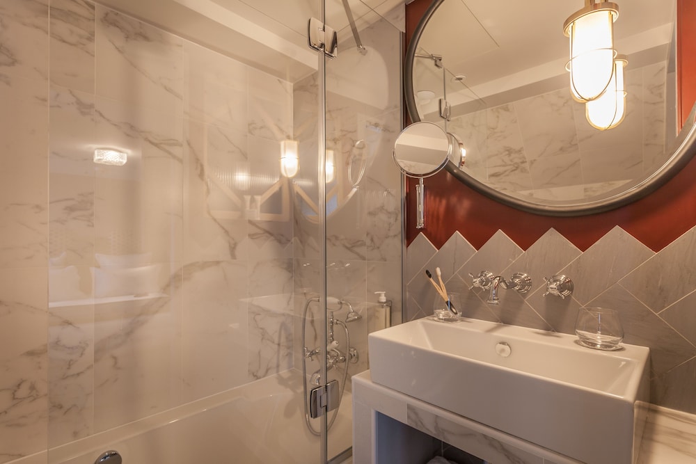 Deluxe Double Room (Handsome) photo 3