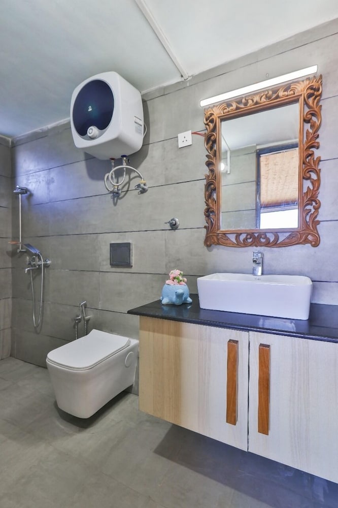 Standard Room, 2 Double Beds (Family) photo 2