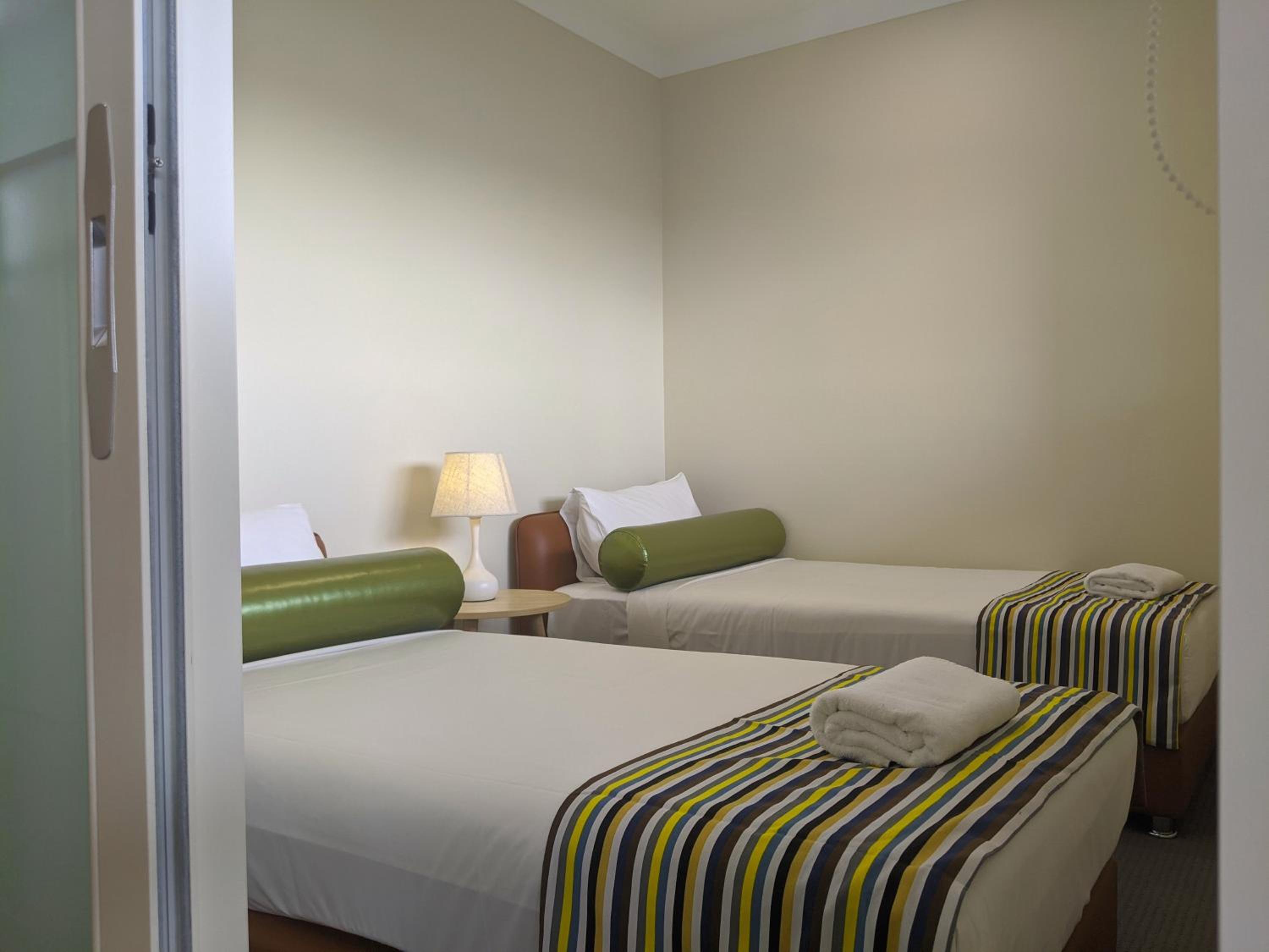 Three-Bedroom Apartment- Windsor View - Photo 19