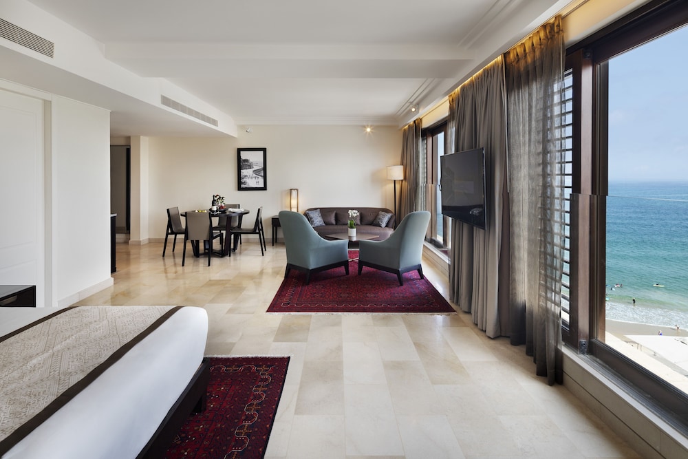 Premium Suite Panoramic Sea View photo 2