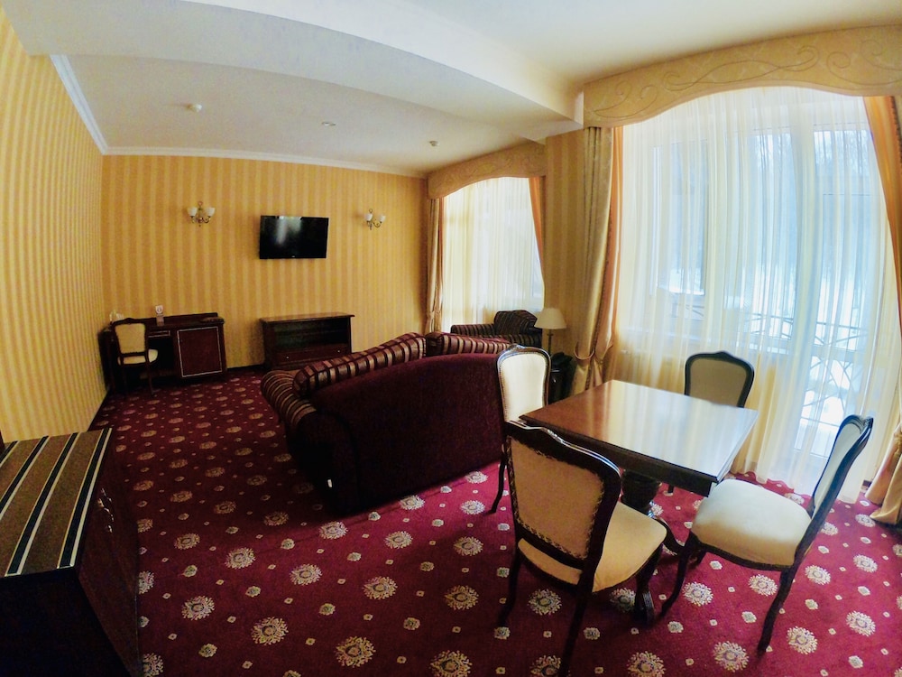 Elite Room, 1 King Bed with Sofa bed, Mountain View