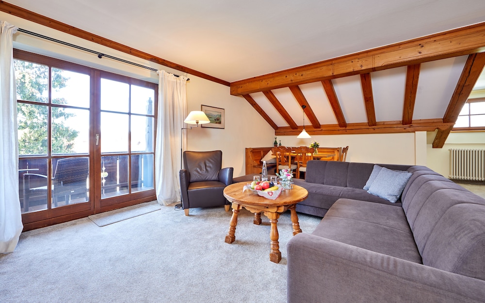 Suite, 1 Double Bed, Mountain View photo 3