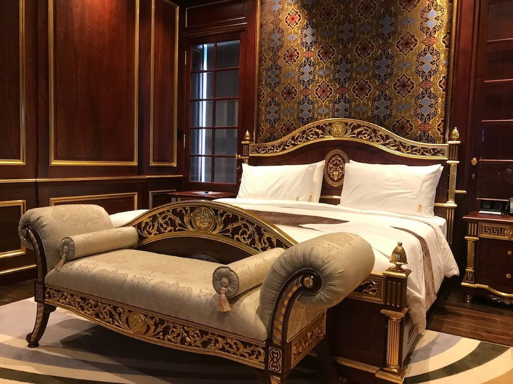 Royal Suite, City View