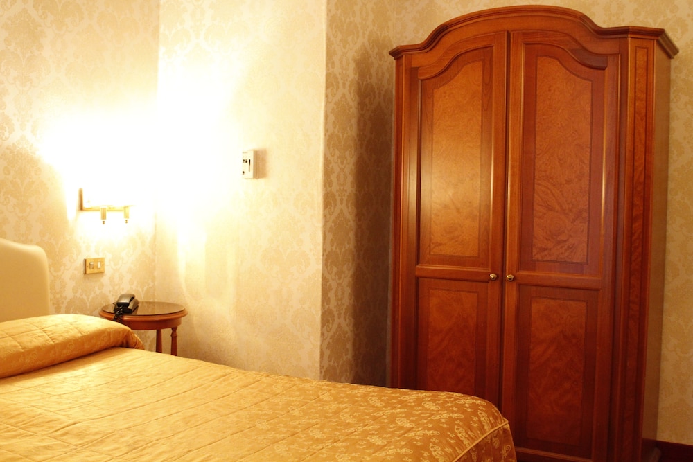 Quadruple Room photo 2