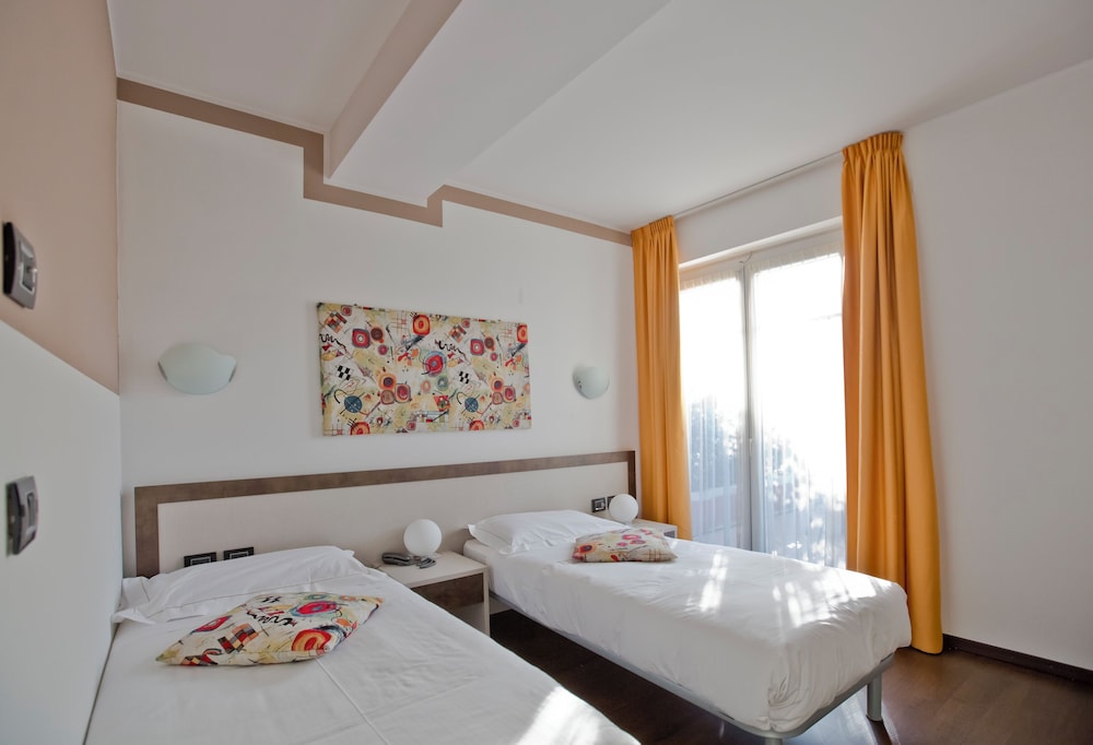 Superior Double or Twin Room - Photo 4