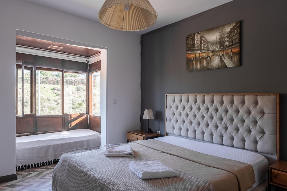 Deluxe Room - Photo 1