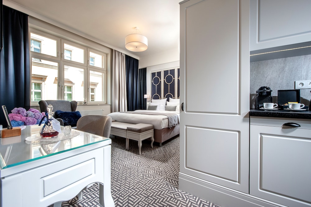 Superior Double or Twin Room, Kitchenette photo 1