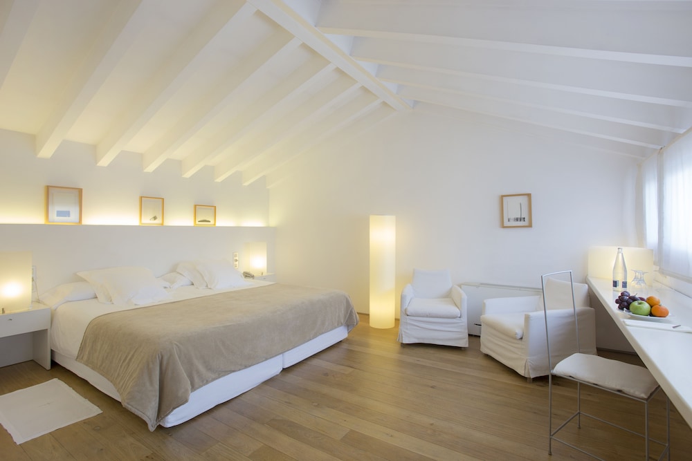 Deluxe Double Room - Photo 4