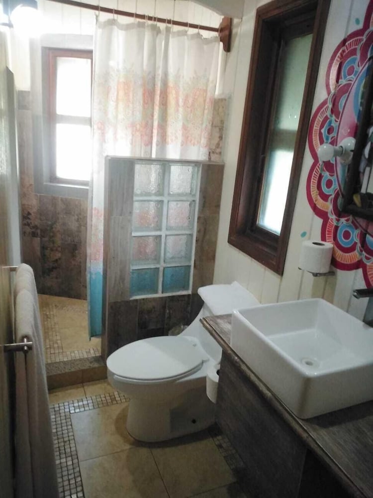 Standard Bungalow, 1 King Bed photo 1