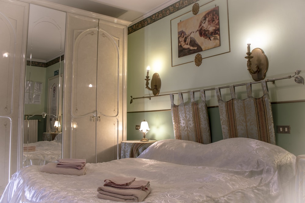Quadruple Room (Private External Bathroom)