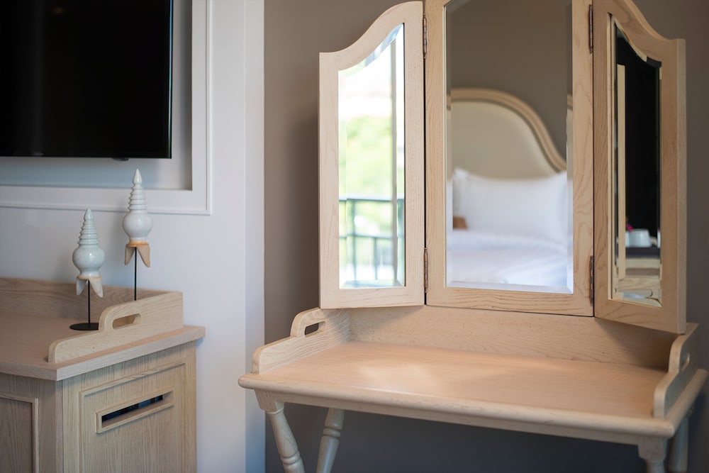 Riverside Deluxe Twin Room