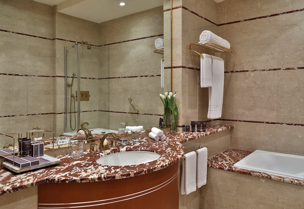 Executive Suite, 1 Bedroom - Photo 5