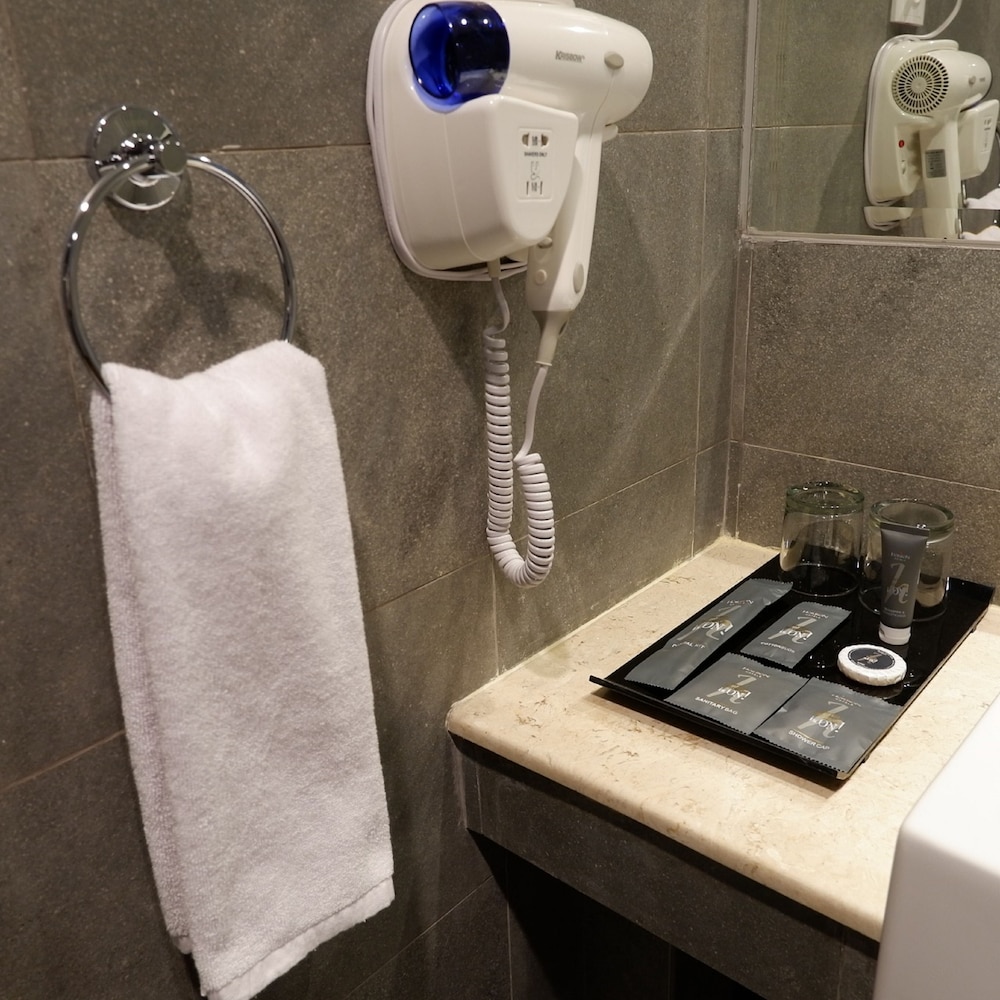 Deluxe Twin Room - Photo 3