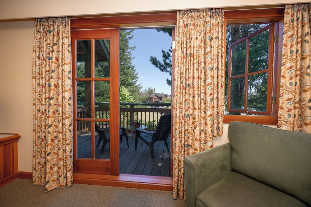 Executive Room, Non Smoking, Garden View - Photo 8