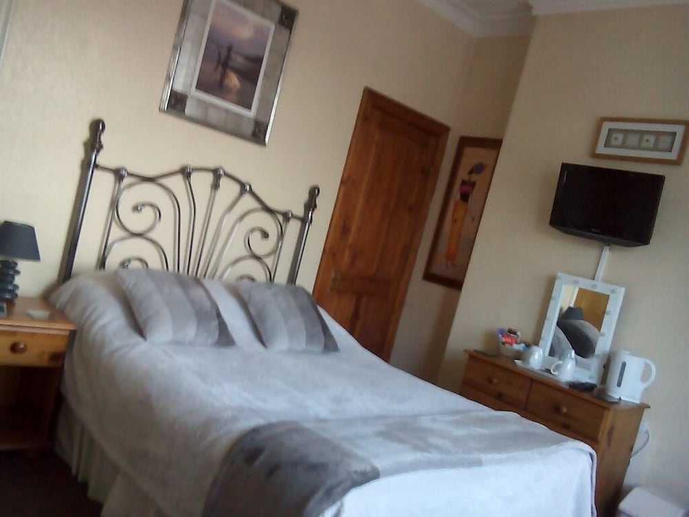 Suite, Ensuite (2 Adults and 1 Child) photo 2
