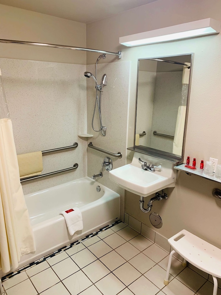 Suite, 1 King Bed, Accessible, Jetted Tub - Photo 5
