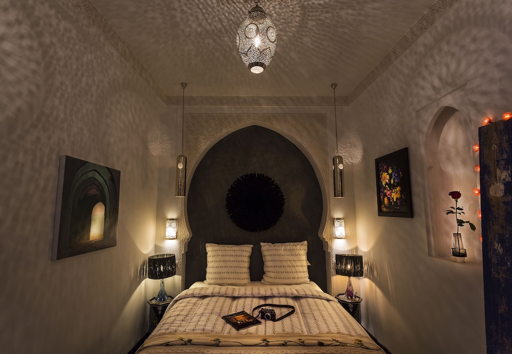 Double Room (The Black Room)
