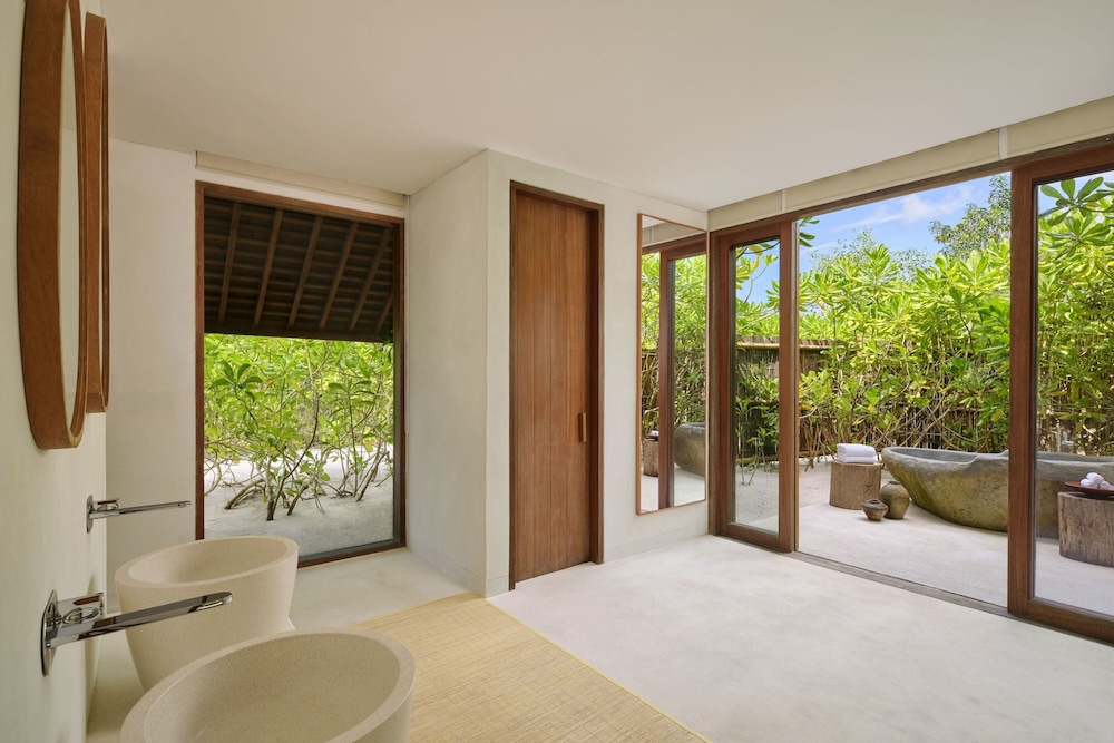 Villa, 1 Bedroom, Balcony, Beachfront (Beachfront) - Photo 5