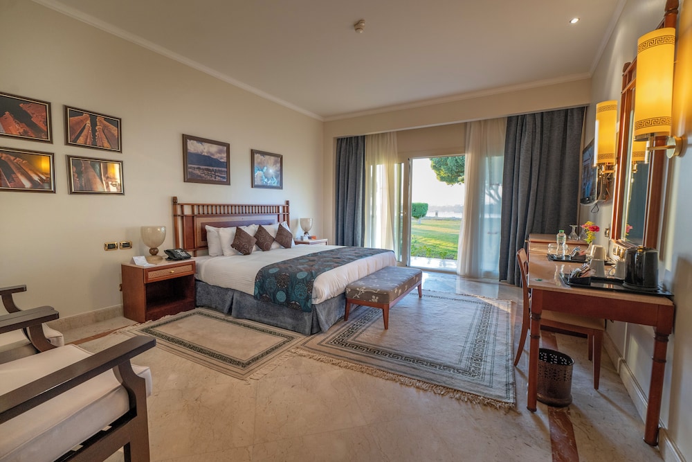 Royal Villa - Photo 1