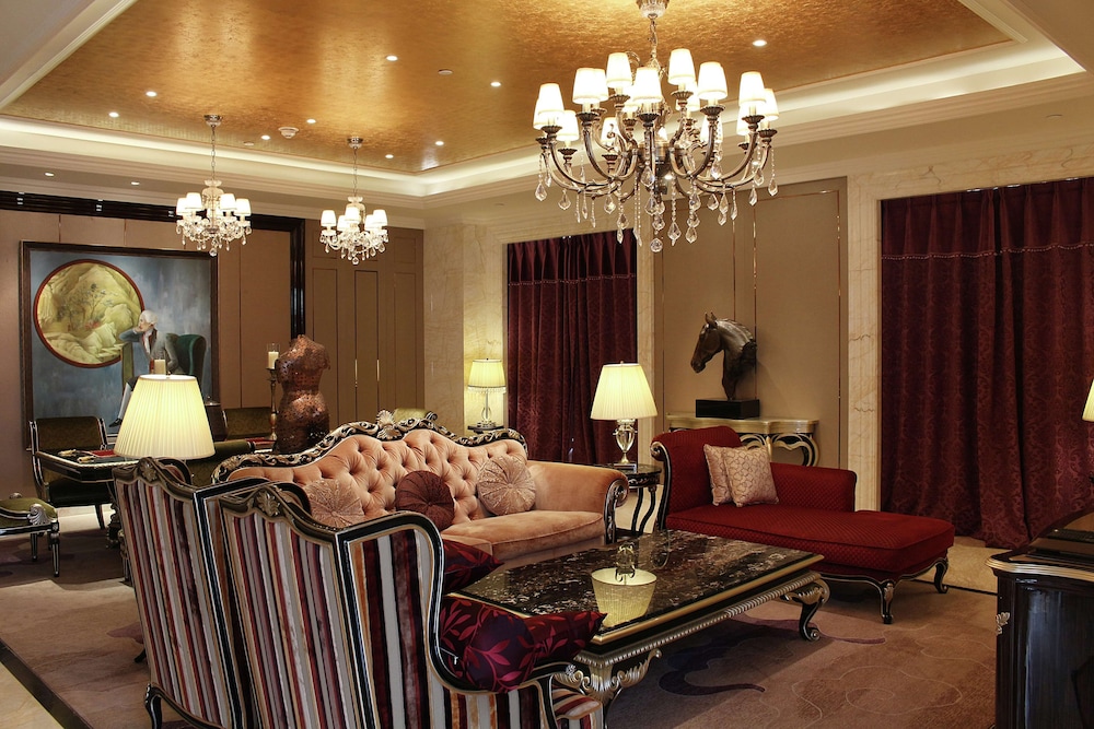 Presidential Suite photo 3