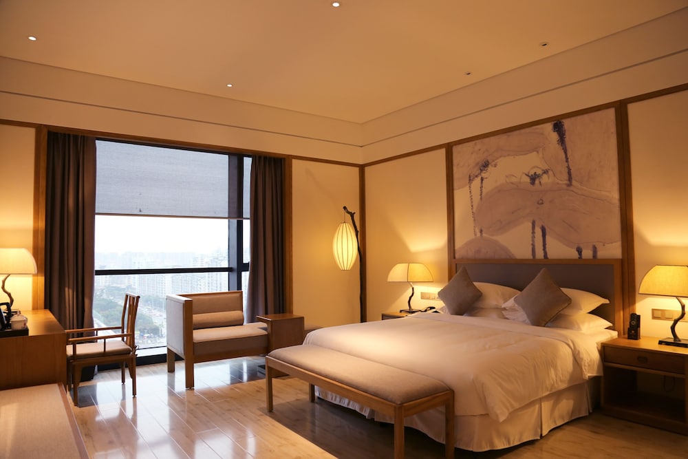 Business Studio Suite, meat products are not allowed, proof of marriage is required for couples. photo 3