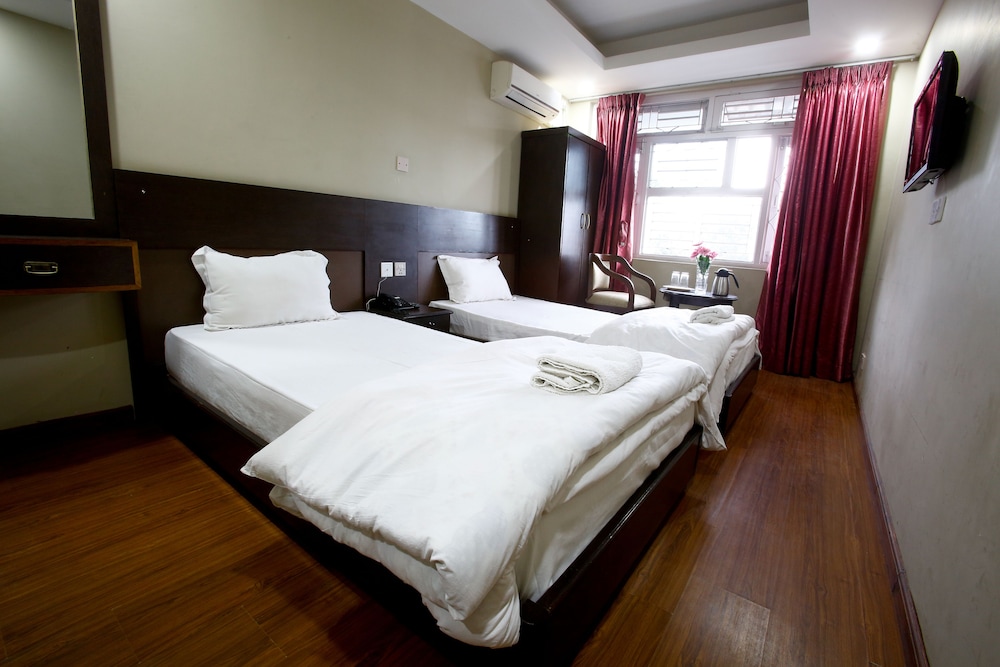 Standard Twin Room, Private Bathroom