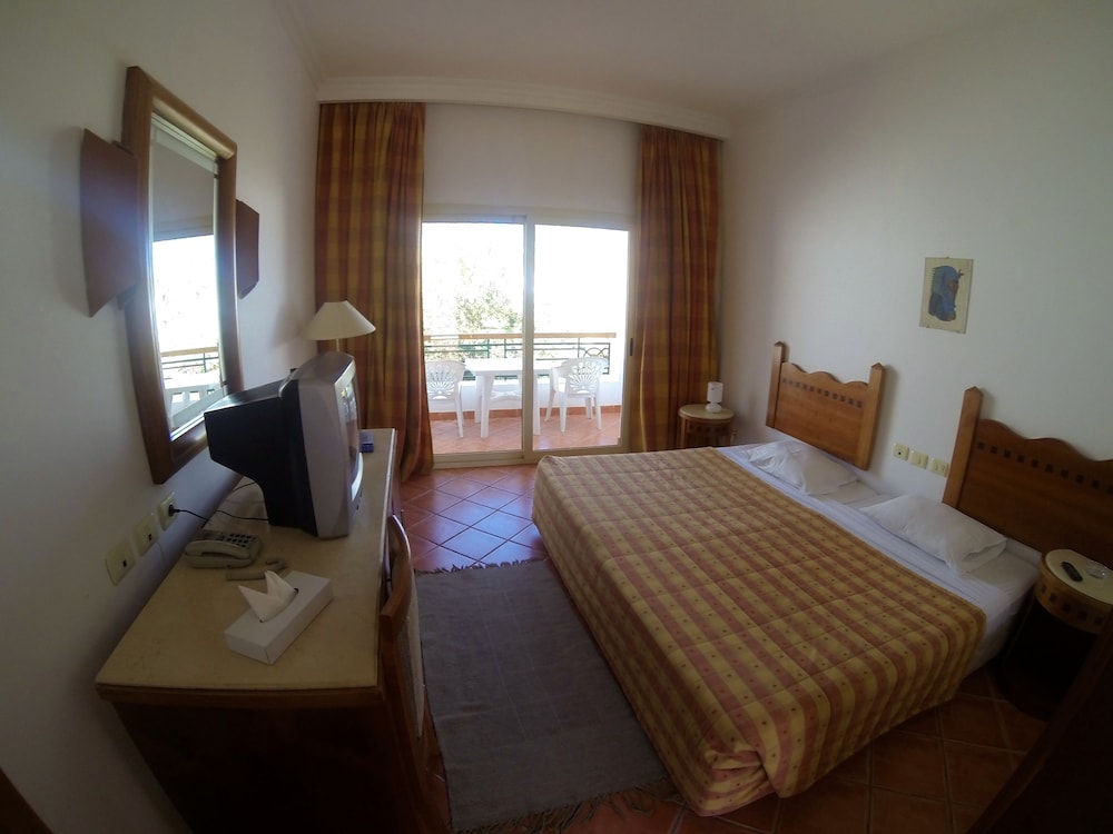 Panoramic Double or Twin Room, Pool View