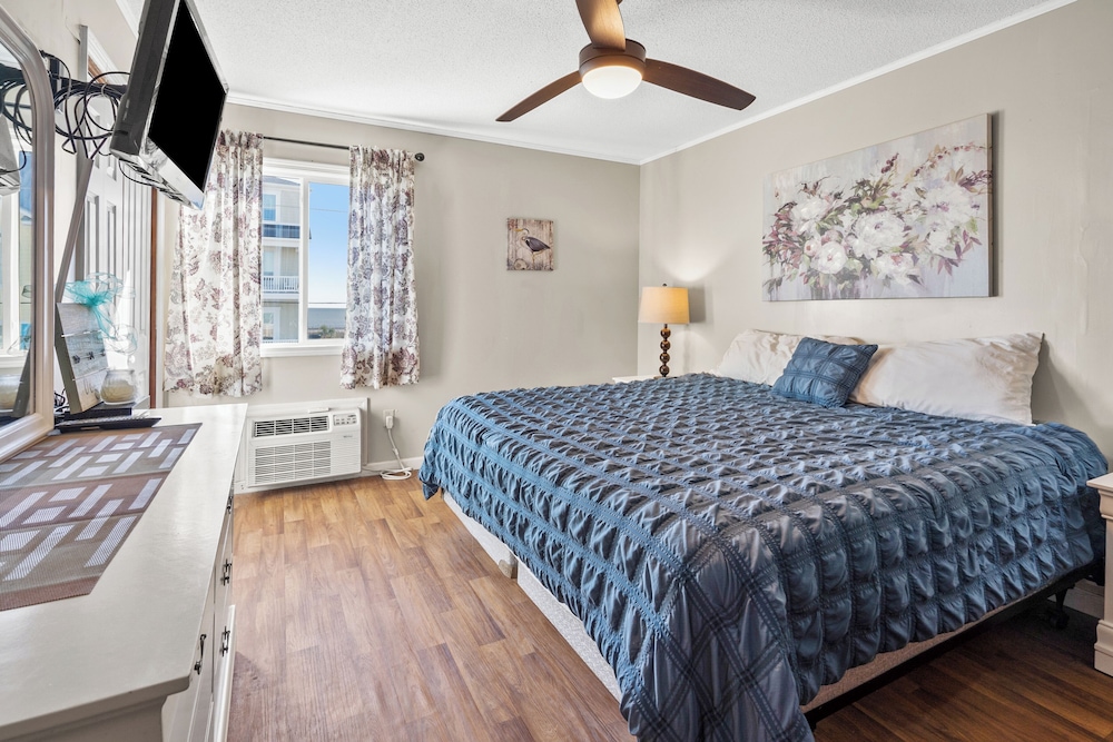 Condo, Multiple Beds, Balcony, Pool View (A Place at the Beach 3I)