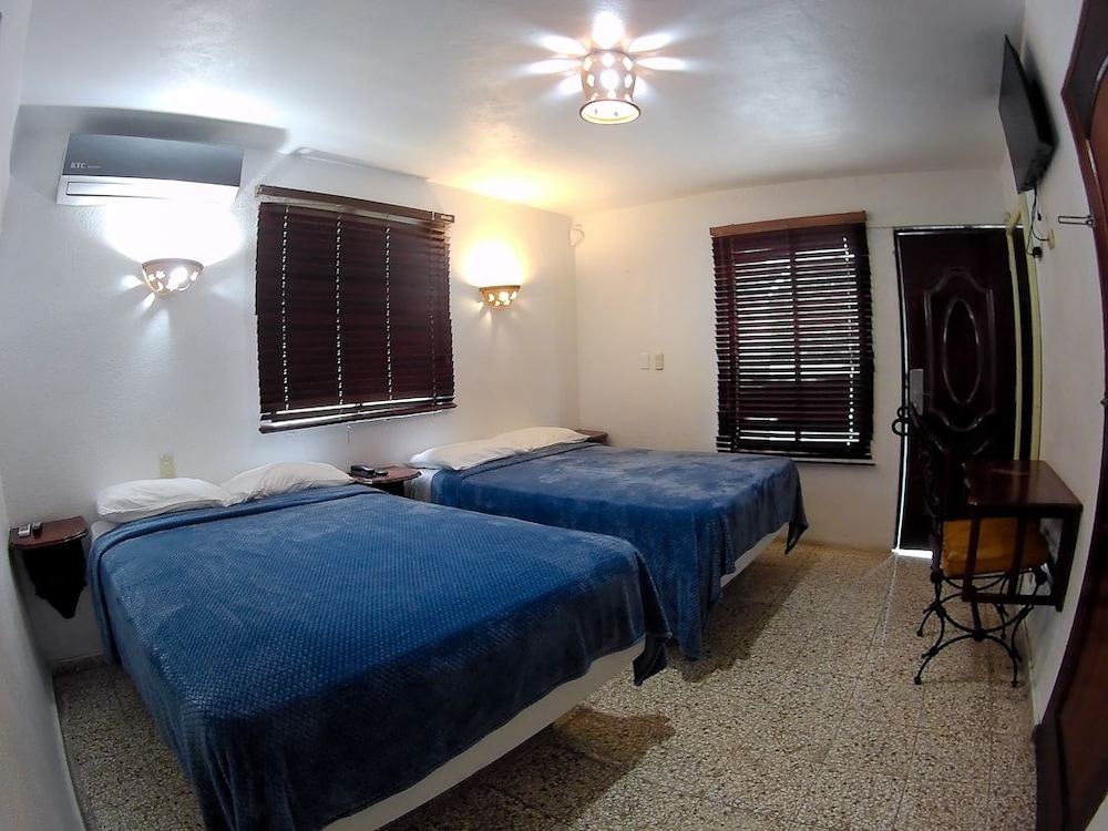 Standard Duplex, 2 Queen Beds - Photo 1