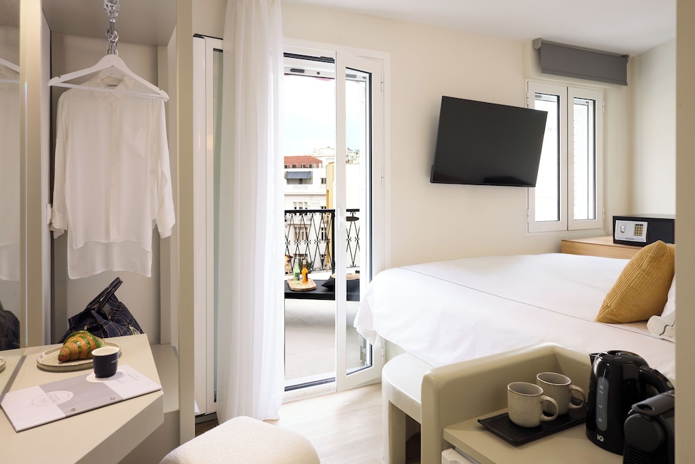Penthouse Cosy Room, City View
