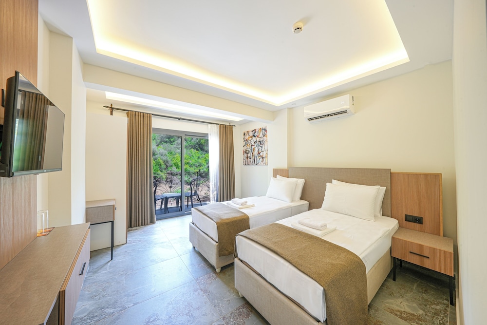 Standard Double or Twin Room photo 3