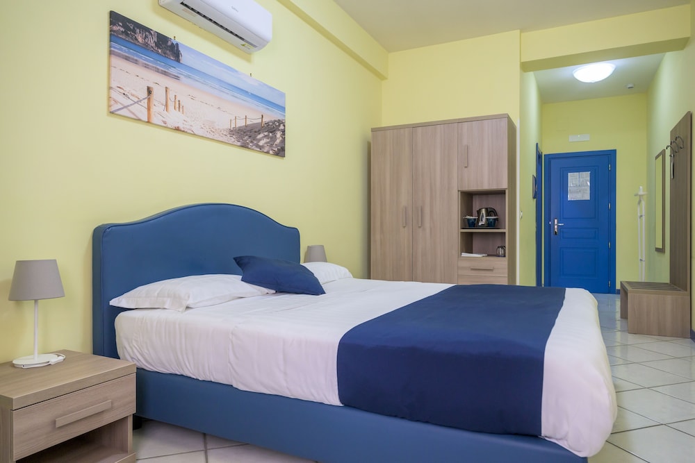 Standard Double Room - Photo 5