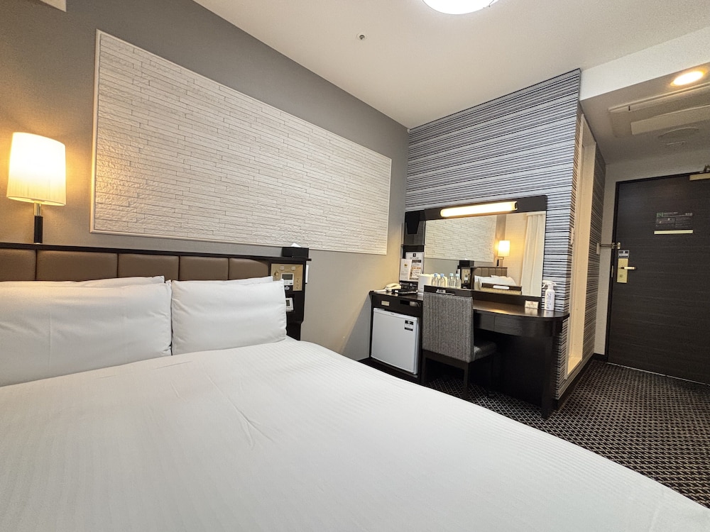 Double Room, Smoking