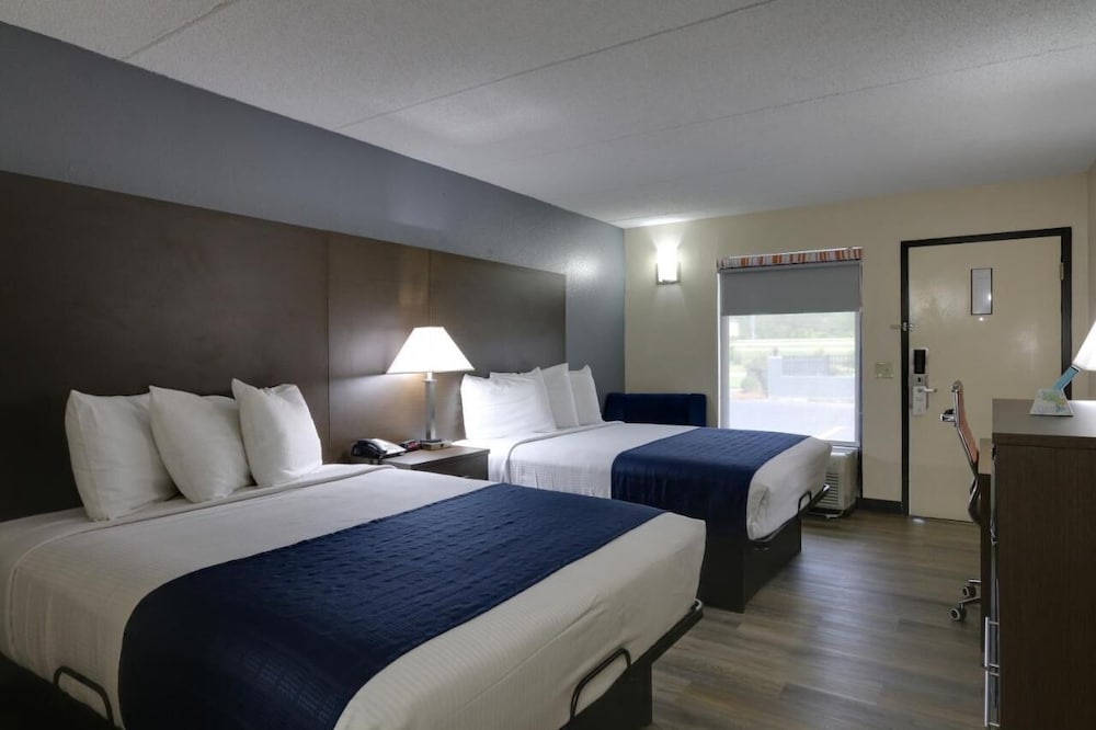 Room, 2 Queen Beds, Non Smoking photo 3