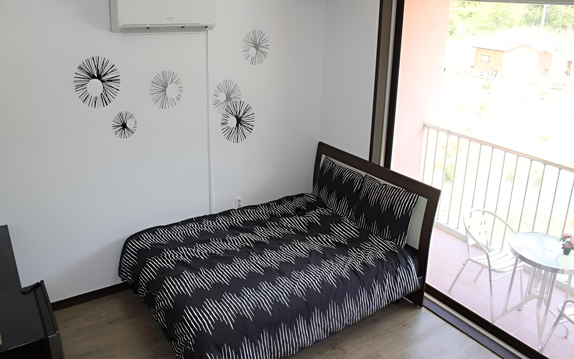 Room (Strawberry) photo 2