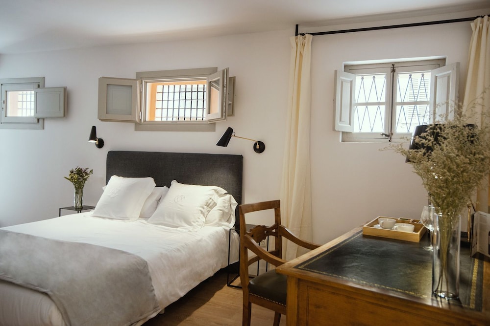 Double Room (1) photo 3